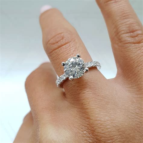 2 carat diamond engagement rings